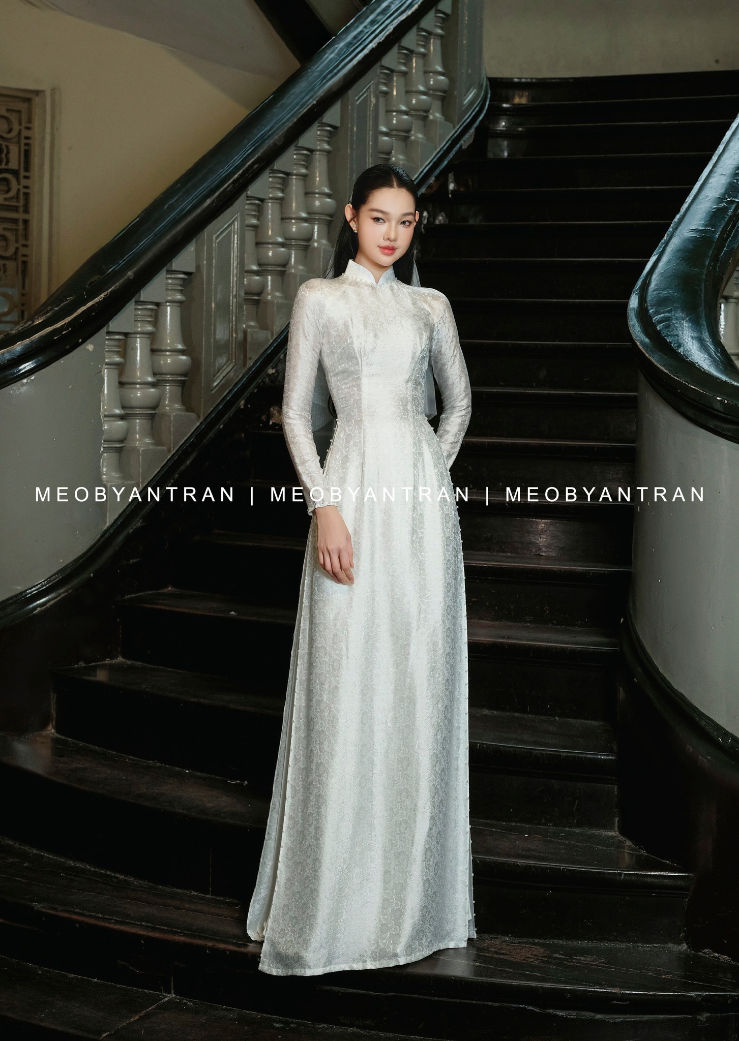 Áo dài gấm cô dâu thiết kế đơn giản, tôn dáng #AD14