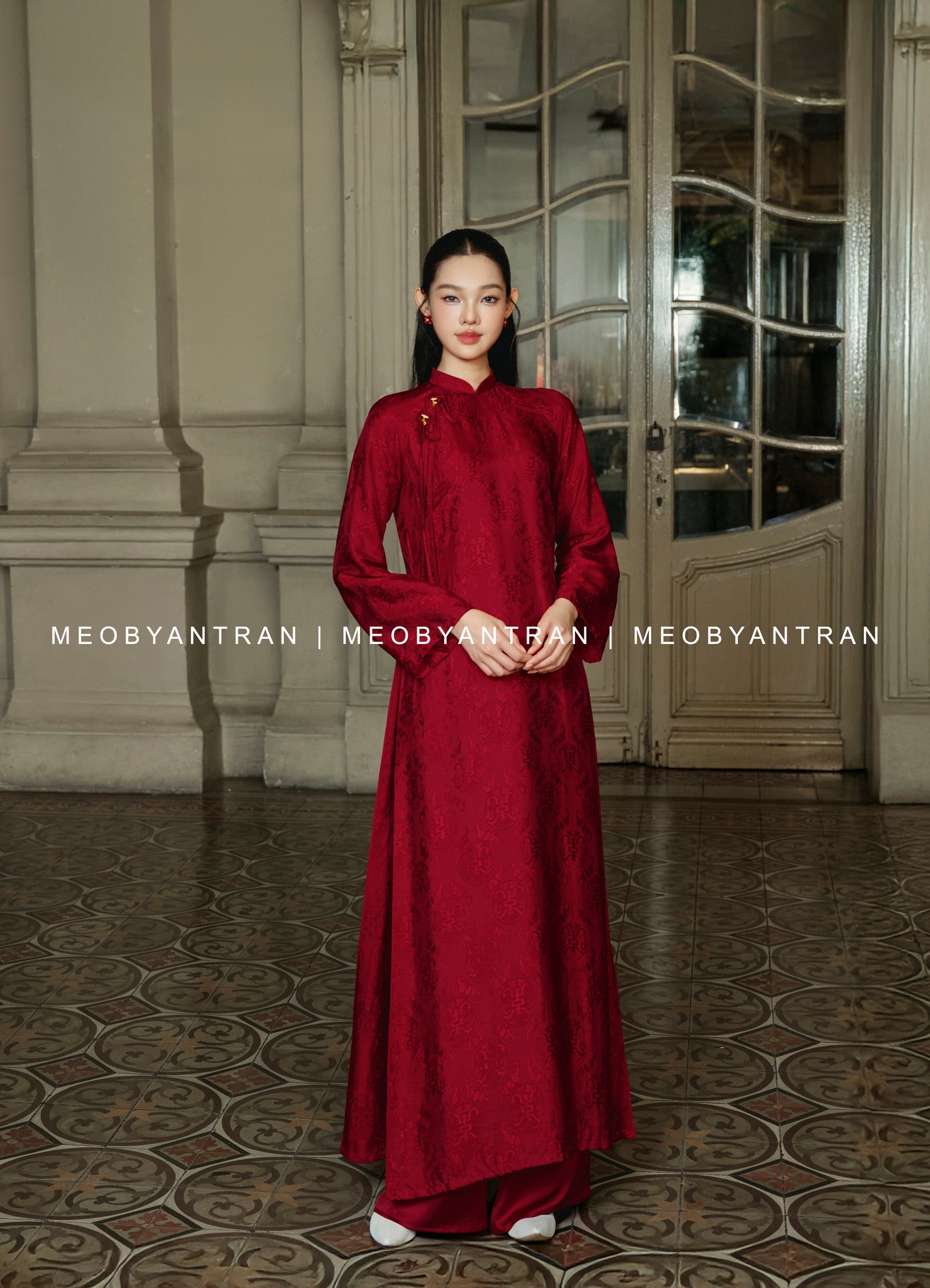 Áo dài gấm dáng suông kiểu dáng đơn giản, cánh tân #AD21