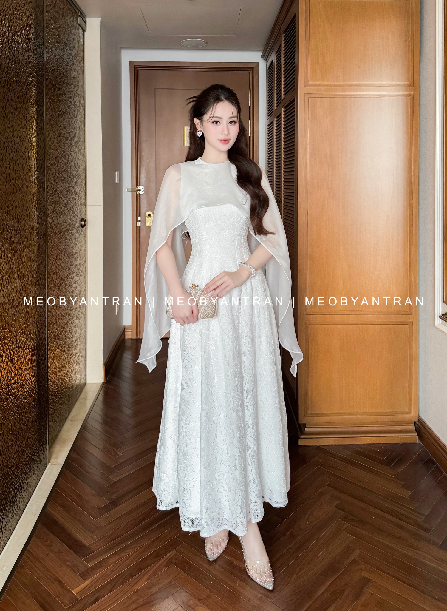 Đầm ren trắng dự tiệc cưới phong cách nhẹ nhàng, thanh lịch #3188