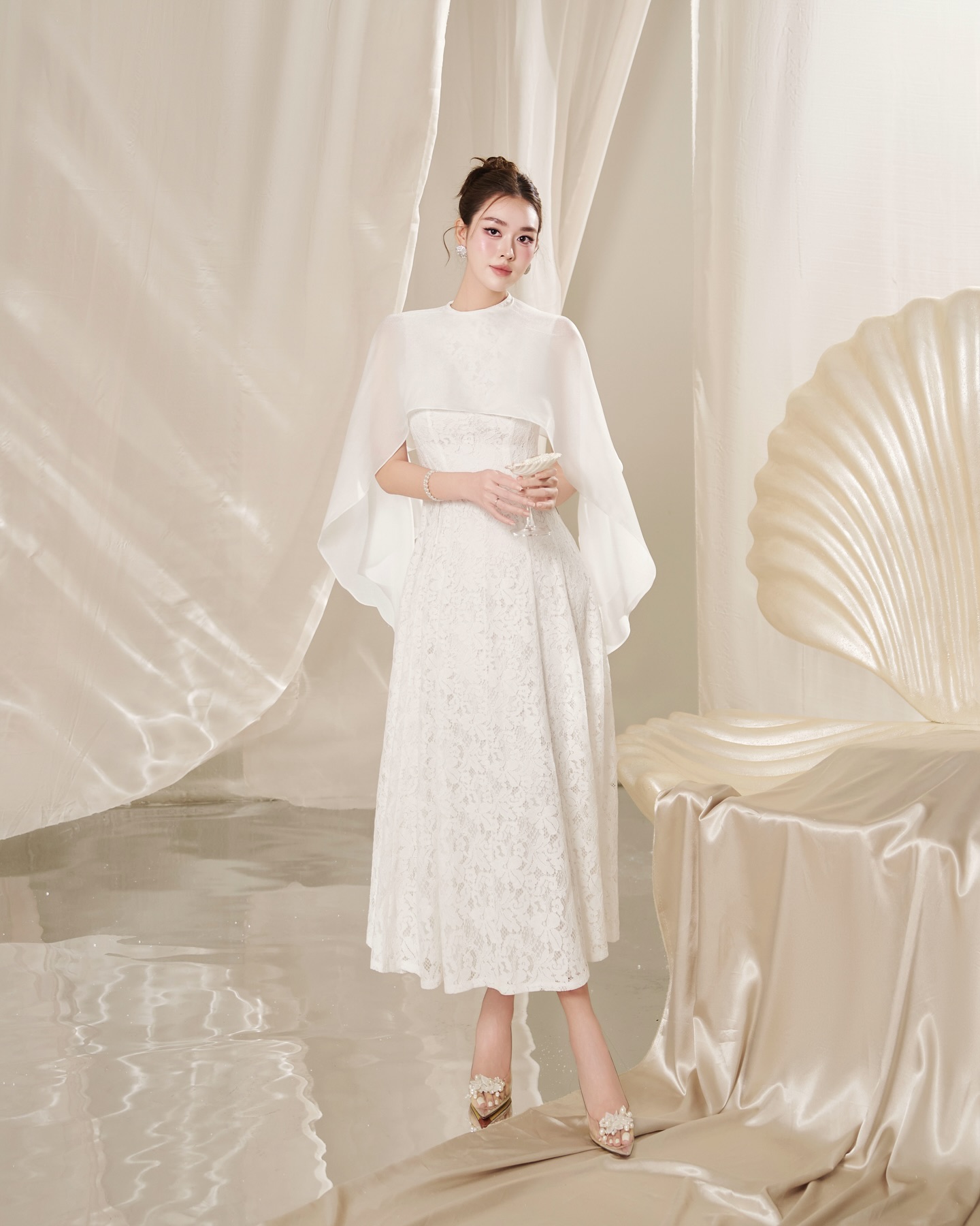 Đầm ren trắng dự tiệc cưới phong cách nhẹ nhàng, thanh lịch #3188