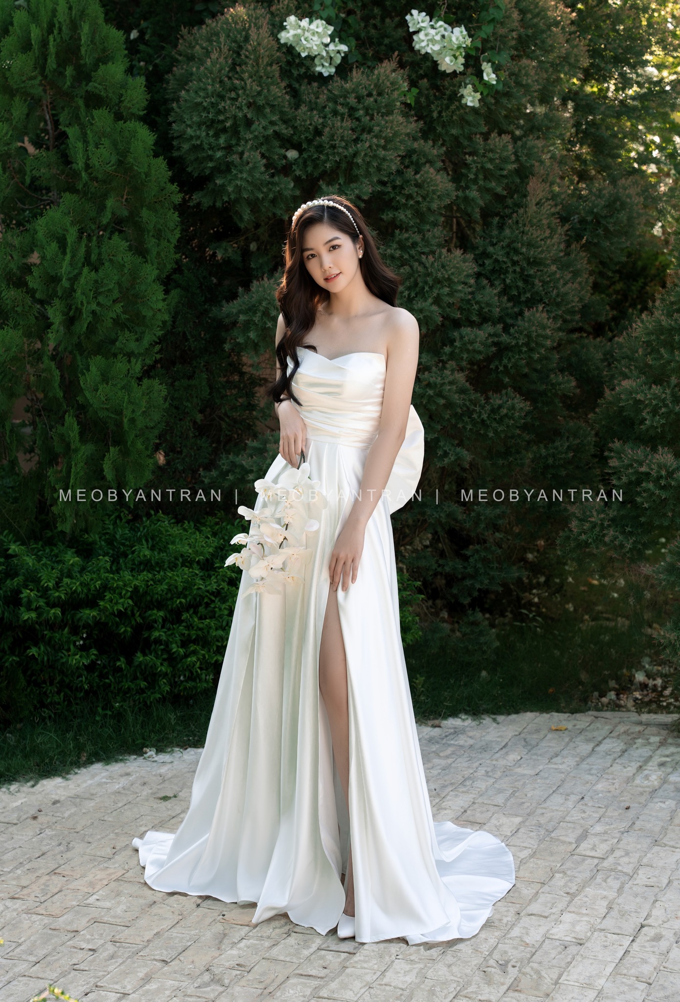 Váy cưới trắng tinh khôi cho nàng chuộng phong cách nhẹ nhàng, nữ tính -  Báo Phụ Nữ