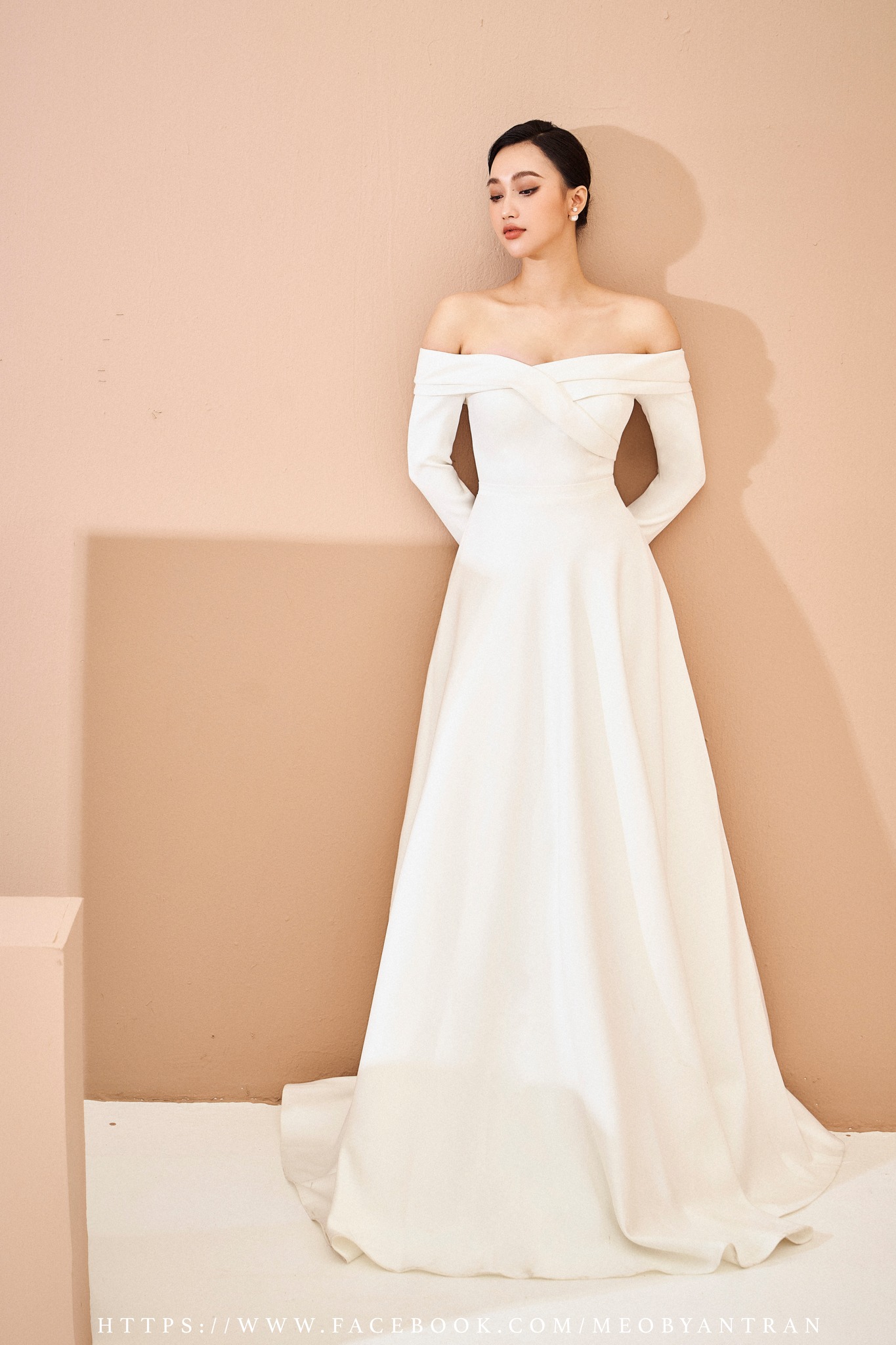 Váy cưới xòe trễ vai sang trọng RD-8807 - Durian Bridal