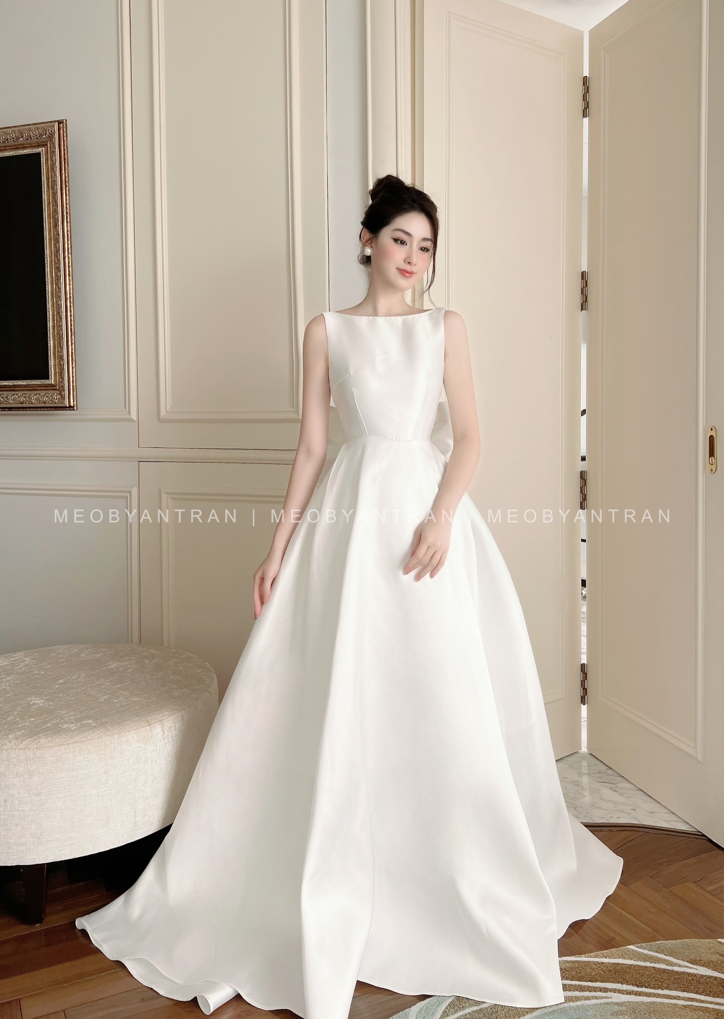 Top mẫu Váy cưới hở lưng đẹp nhất mùa cưới 2023 từ Nicole Bridal - Nicole  Bridal