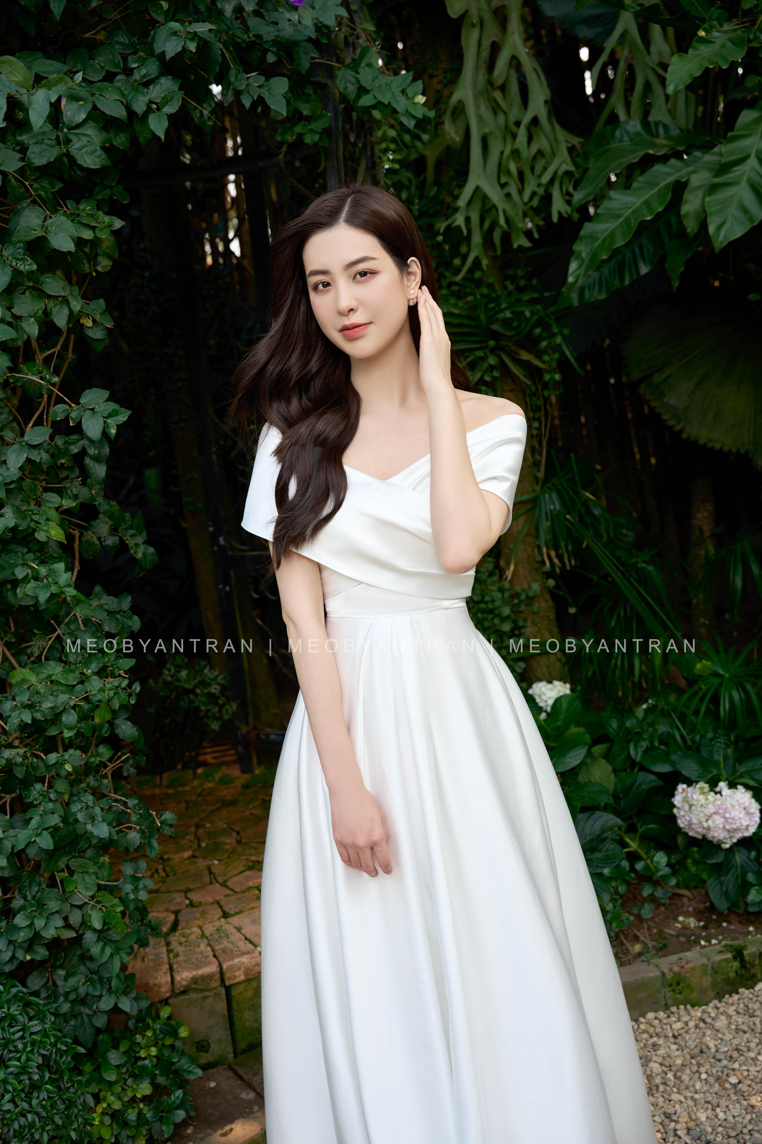 Váy cưới đuôi cá đi bàn dòng Limited-LXBCT086 - VÁY CƯỚI CAO CẤP LINH NGA  BRIDAL