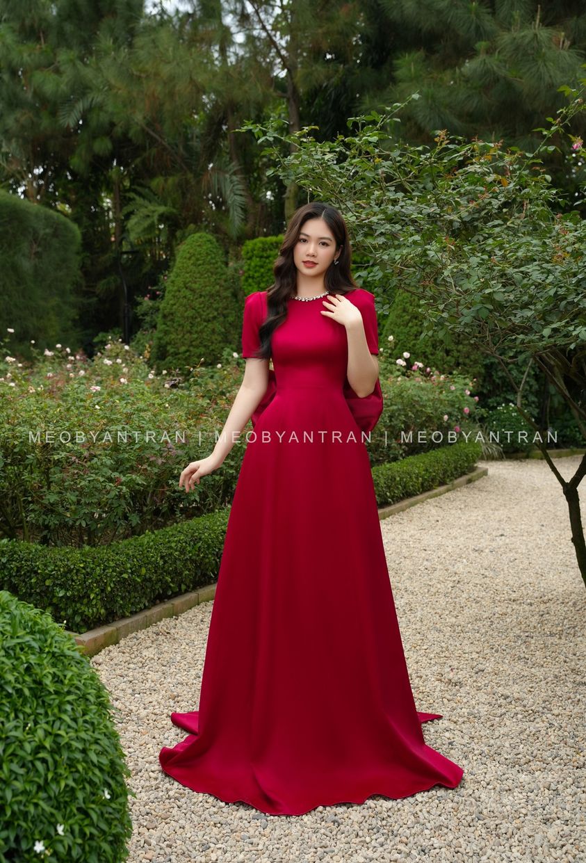 Váy cưới màu đỏ tay ngắn thiết kế đơn giản, kín đáo #1061