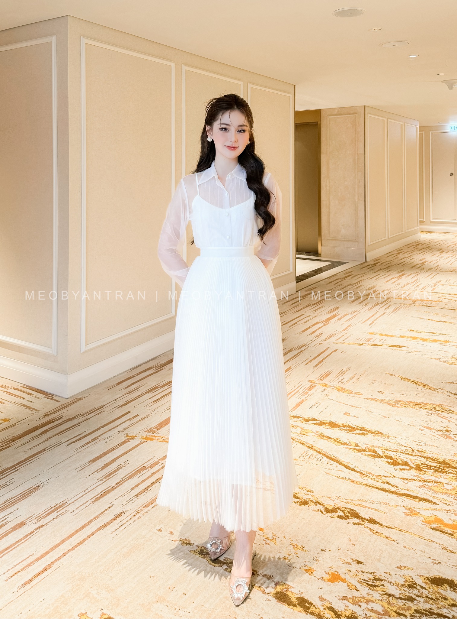 Đầm Trắng Tay Phồng Cổ V, Váy Đầm Thiết Kế Chữ A Sang Trọng - Đầm, váy nữ |  ThờiTrangNữ.vn
