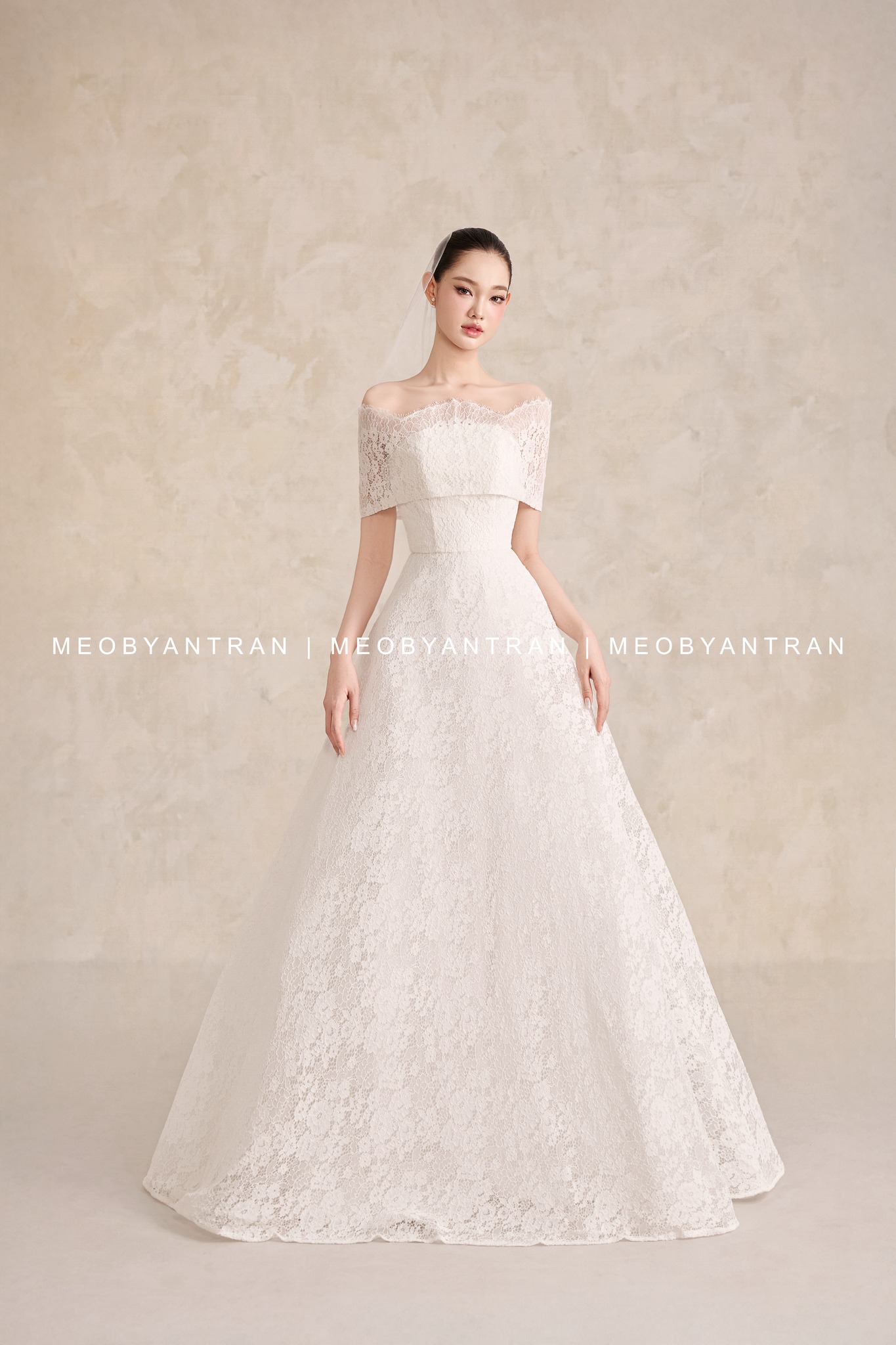 Váy cưới ren cao cấp tinh tế cho cô dâu sang trọng #1149A