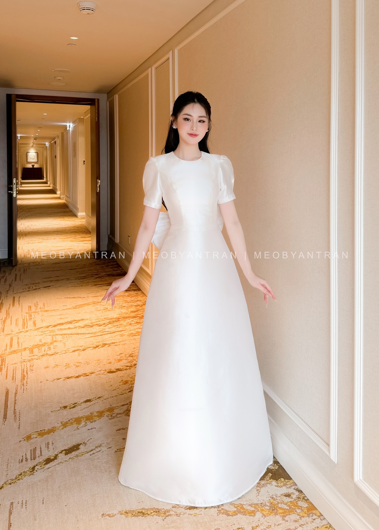 Váy cưới hàn quốc đơn giản sang trọng tinh tế - FELY WEEDING