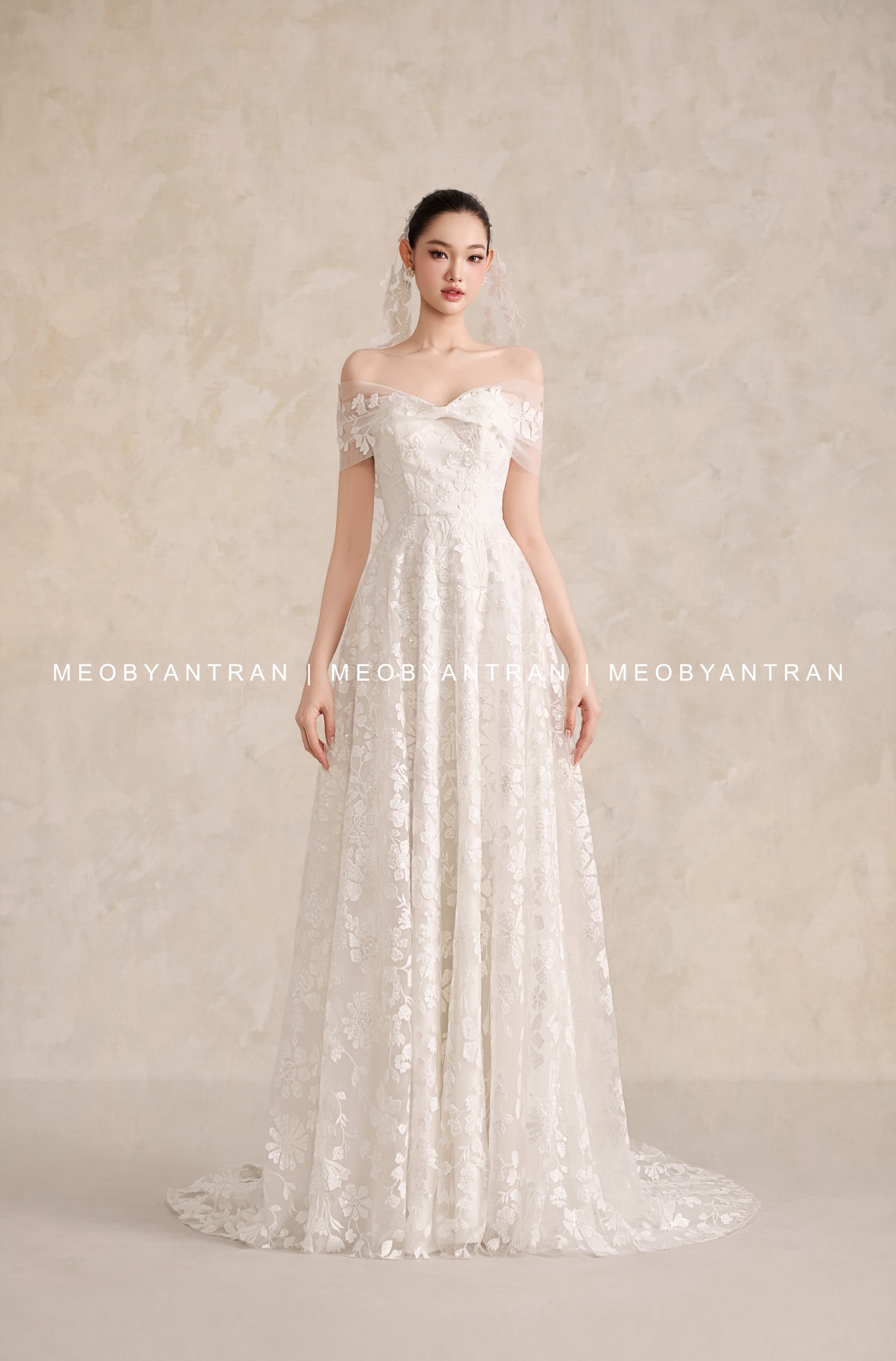 Váy cưới tối giản phong cách hiện đại được ưa chuộng #1146