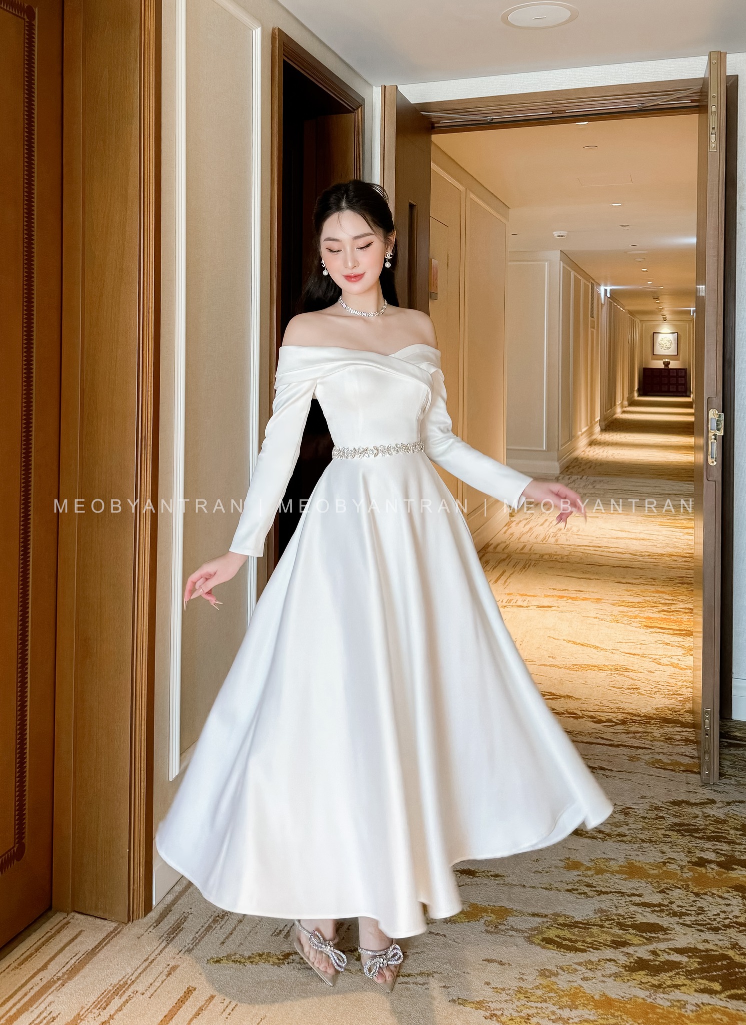 VÁY CƯỚI TAY DÀI TRỄ VAI C09 - MYMY DRESS VÁY CƯỚI