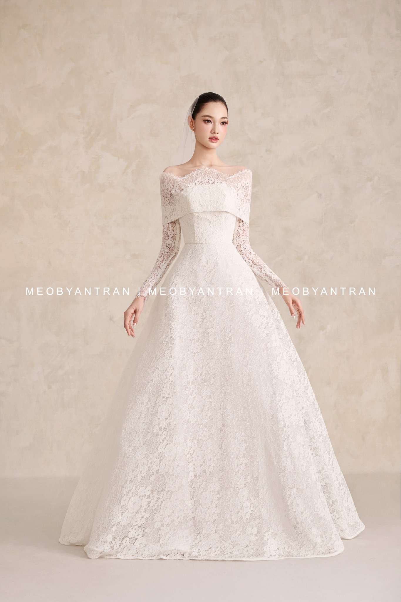 Váy cưới trễ vai ngọt ngào cho cô dâu nữ tính #1149