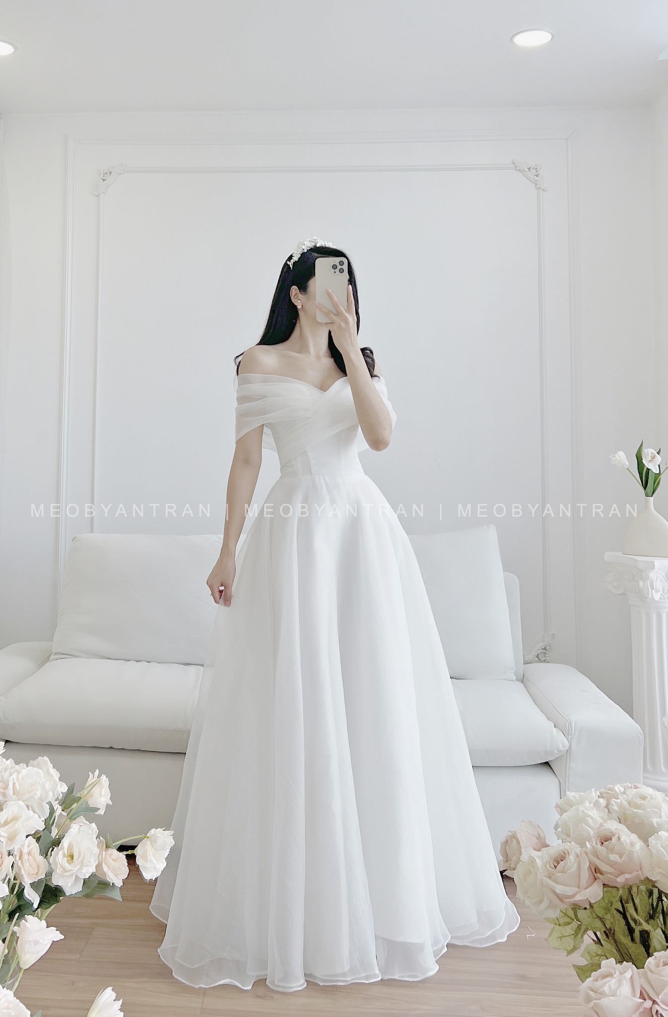 Những mẫu váy cưới cho cô dâu vai ngang, rộng - KISS Wedding Planner