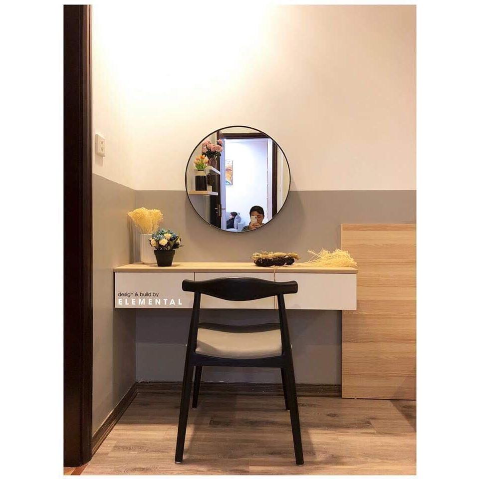 Hãy xem hình ảnh gương treo tường không dây, viền da (50x50cm)- g10 để thấy sự thanh lịch và tính tinh tế của gương phù hợp với nhiều phong cách nội thất.
