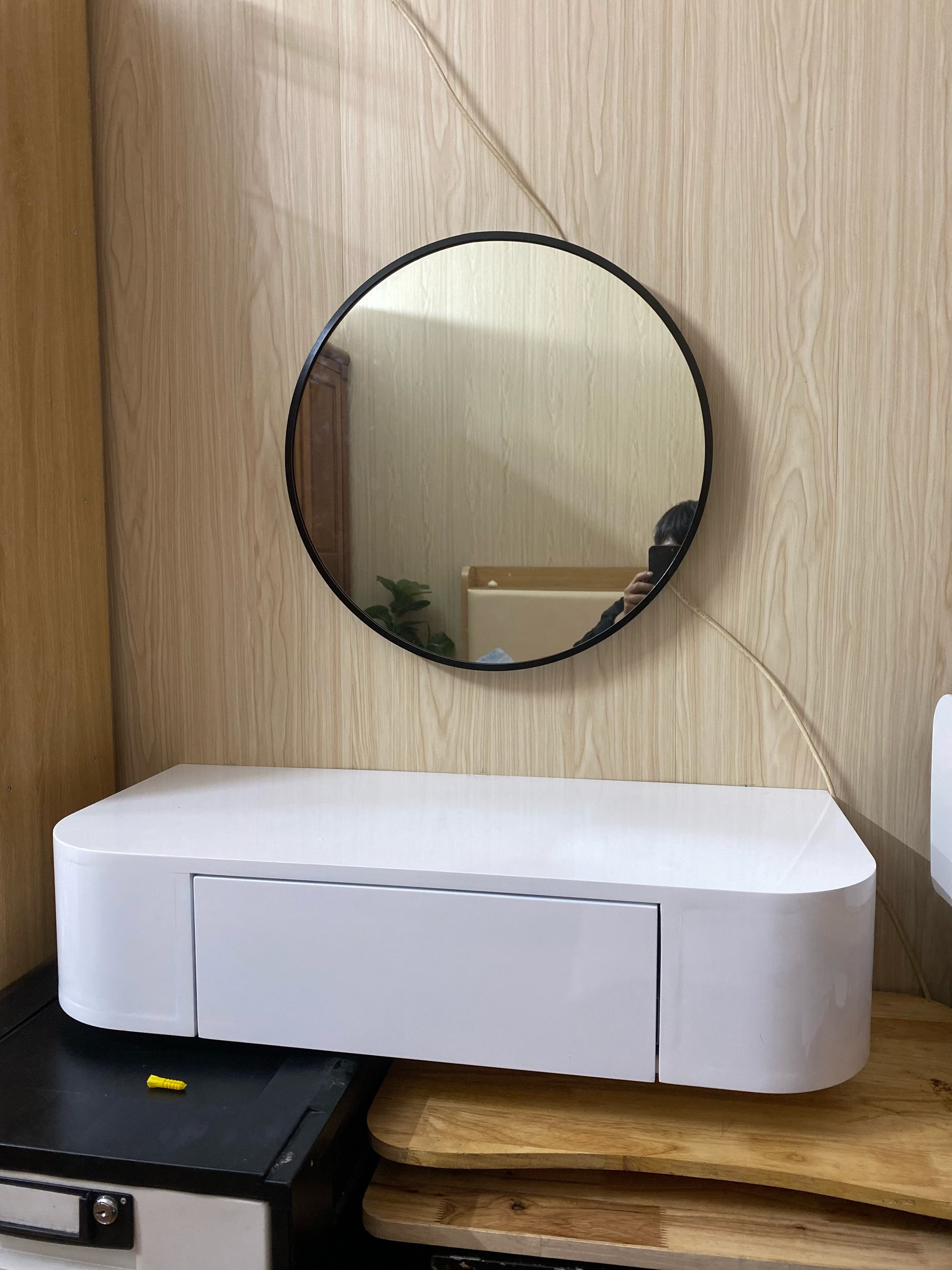 Bàn Trang Điểm Treo Tường Bo Góc Cong