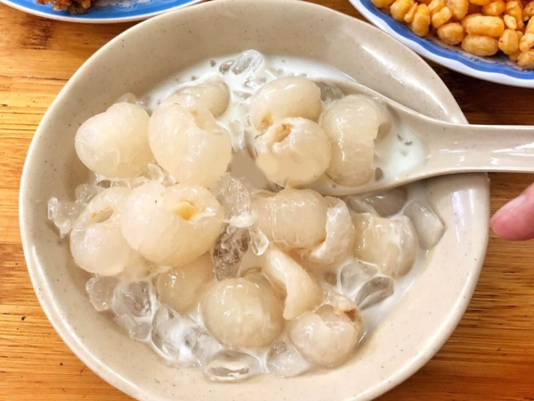 Tra-bat-bao-Phuc-Thanh-nhan-dam-sua-chua