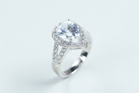 Trang sức Platinum - Lựa chọn hàng đầu của giới tinh hoa