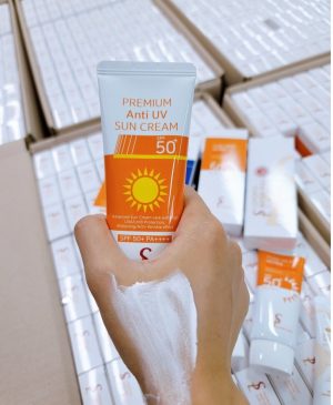 Kem Chống Nắng Smile Leader Water-Full CiCa Sun Cream Ngừa Mụn SPF 50+