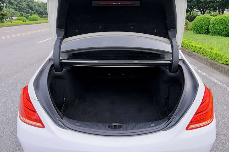 𝐌𝐞𝐫𝐜𝐞𝐝𝐞𝐬 𝐒𝟒𝟎𝟎 𝟐𝟎𝟏𝟓 (𝐓𝐫𝐚̆́𝐧𝐠/𝐧𝐨̣̂𝐢 𝐭𝐡𝐚̂́𝐭 𝐧𝐚̂𝐮)