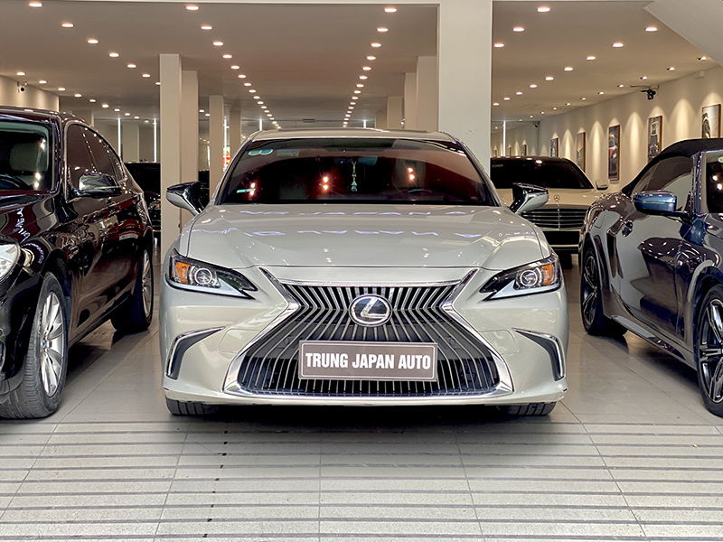 Lexus 𝐄𝐒𝟐𝟓𝟎 𝐌𝐨𝐝𝐞𝐥 𝟐𝟎𝟏𝟗