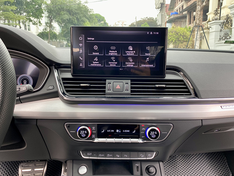 Audi Q5 Sline đen/nội thất đen 2021