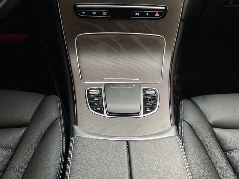 GLC200 4matic 2021 (Trắng/nội thất đen)