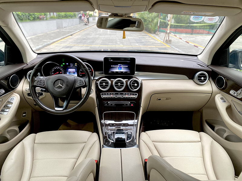 GLC200 2019 (Đen/nội thất đen)