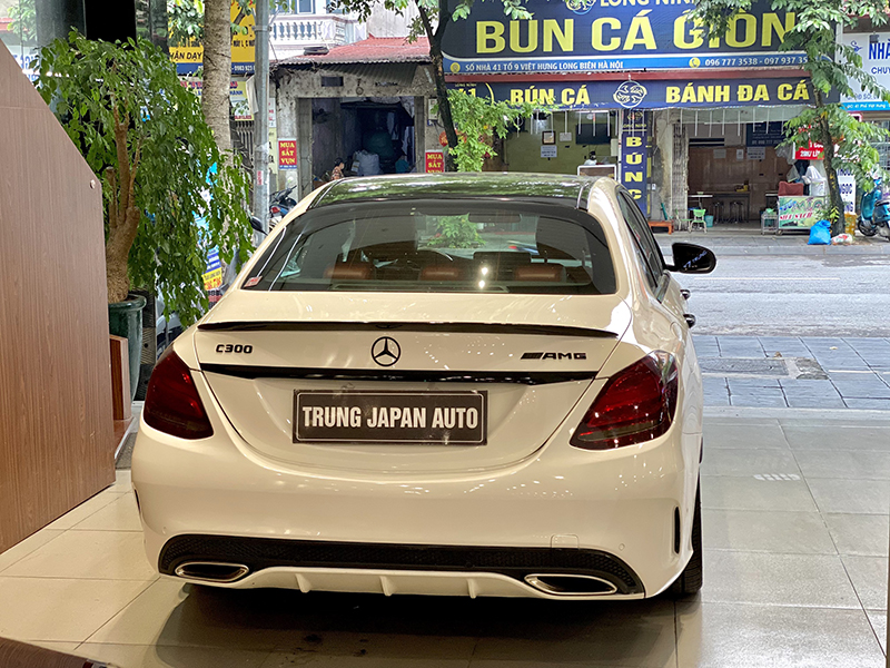 𝐌𝐞𝐫𝐜𝐞𝐝𝐞𝐬 𝐂𝟑𝟎𝟎 𝐀𝐌𝐆 𝟐𝟎𝟏𝟓 𝐥𝐞̂𝐧 𝐟𝐮𝐥𝐥 𝟐𝟎𝟏𝟕