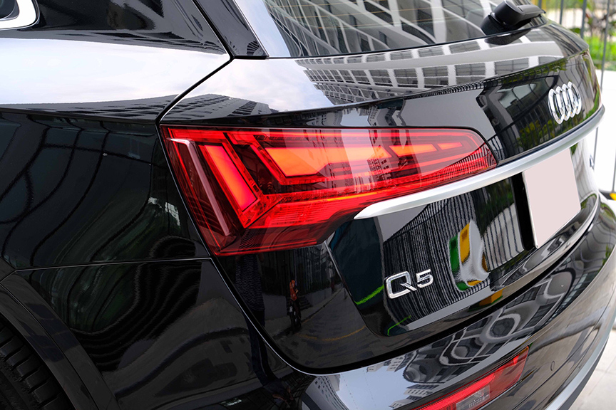Audi Q5 Sline đen/nội thất đen 2021