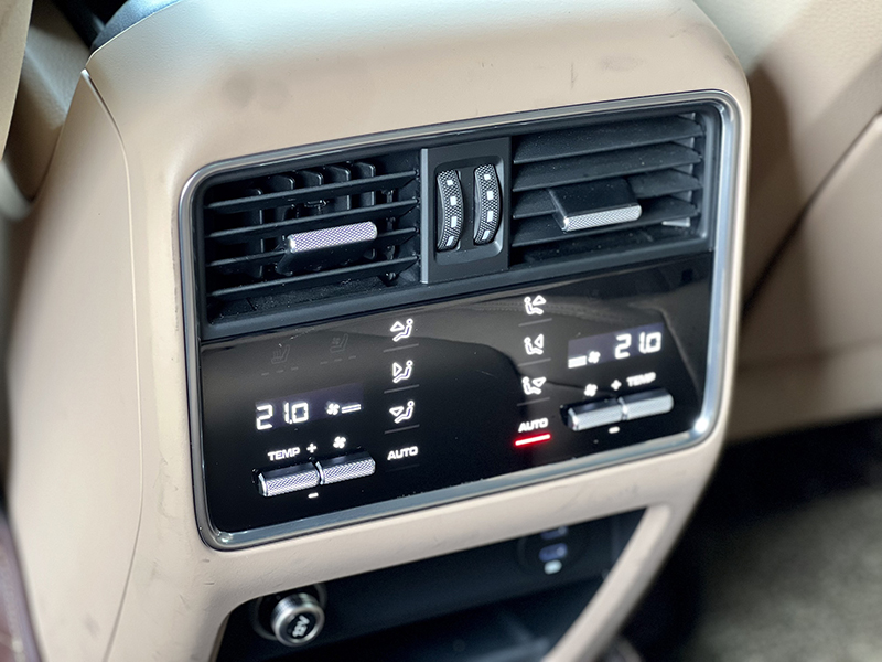 𝐏𝐨𝐫𝐬𝐜𝐡𝐞 𝐂𝐚𝐲𝐞𝐧𝐧𝐞 𝟐𝟎𝟐𝟏