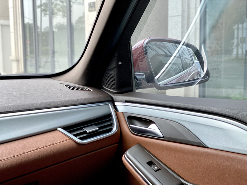 [VINFAST] Lux SA 2.0 PLUS Premium