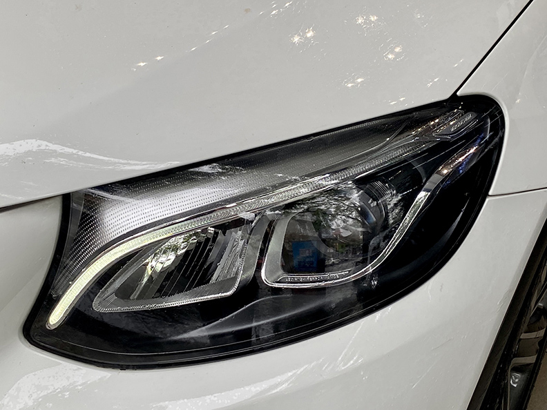 GLC200 trắng/nội thất nâu 2019