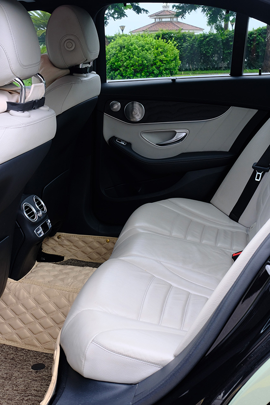 Mercedes 𝐂𝟐𝟓𝟎 𝐀𝐌𝐆 2015