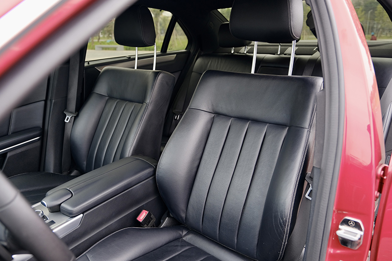 𝐌𝐞𝐫𝐜𝐞𝐝𝐞𝐬 𝐁𝐞𝐧𝐳 𝐄𝟐𝟎𝟎 𝐄𝐝𝐢𝐭𝐢𝐨𝐧 (Đ𝐨̉/𝐧𝐨̣̂𝐢 𝐭𝐡𝐚̂́𝐭 đ𝐞𝐧)