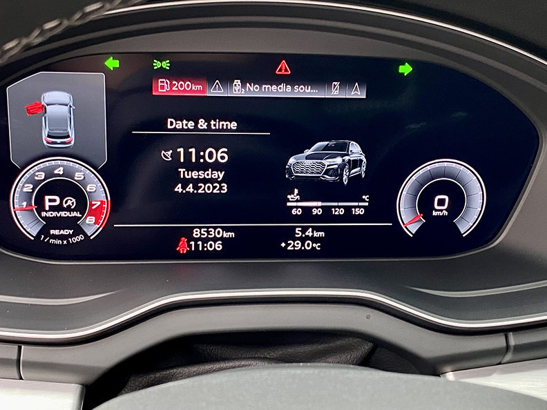 Audi Q5 Sline đen/nội thất đen 2021