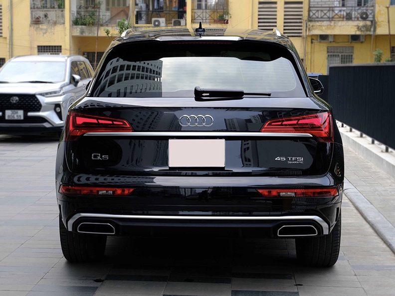 Audi Q5 Sline đen/nội thất đen 2021