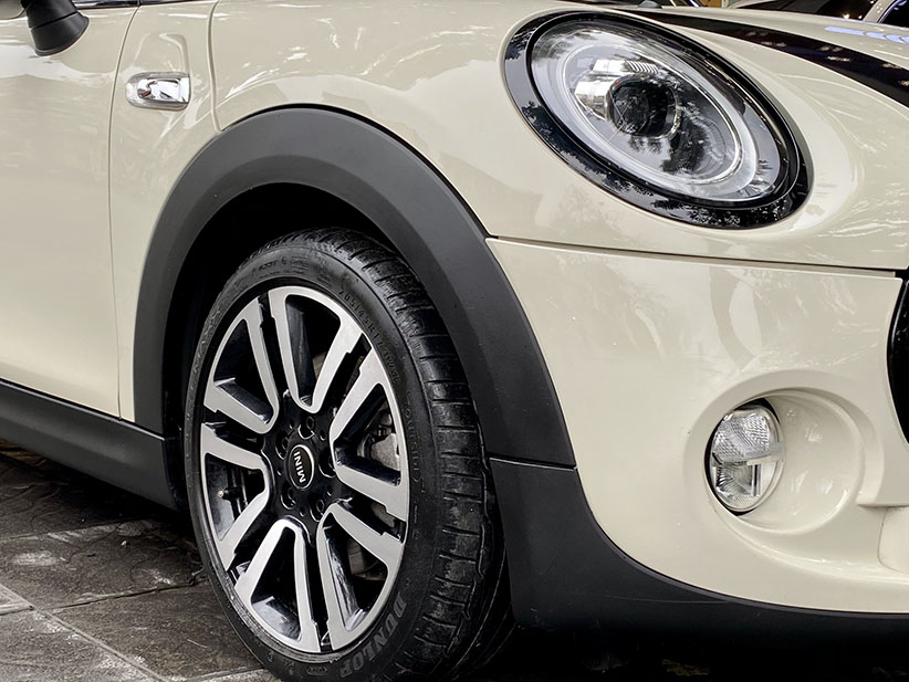 Mini Cooper S 2019 (Trắng/nội thất nâu)