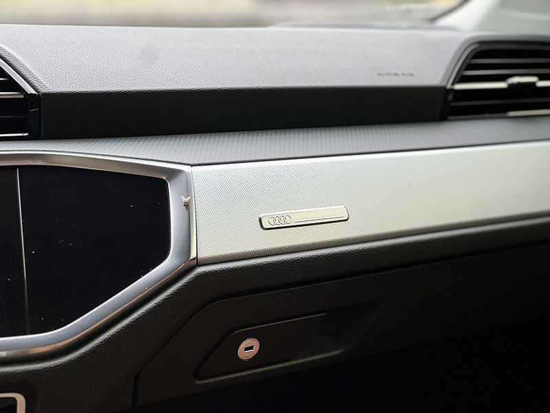 𝐀𝐮𝐝𝐢 𝐐𝟑 𝐒𝐩𝐨𝐫𝐭𝐛𝐚𝐜𝐤 𝟐𝟎𝟐𝟏 (𝐓𝐫𝐚̆́𝐧𝐠/𝐧𝐨̣̂𝐢 𝐭𝐡𝐚̂́𝐭 đ𝐞𝐧)