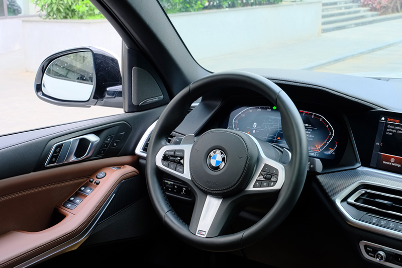 BMW 𝐗𝟓 𝐌𝐬𝐩𝐨𝐫𝐭 2021 (Trắng/nội thất Nâu)