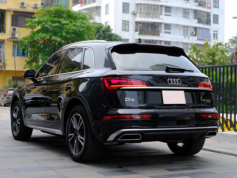 Audi Q5 Sline đen/nội thất đen 2021