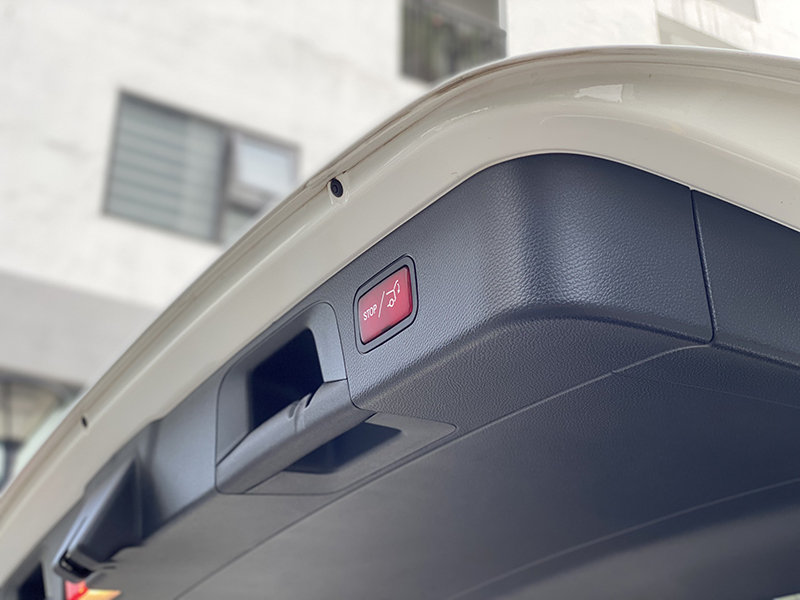 GLC200 4matic 2021 (Trắng/nội thất đen)