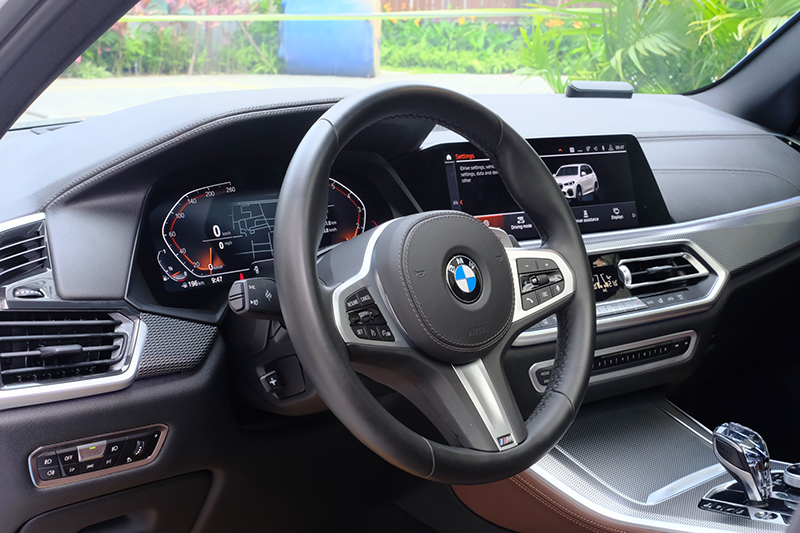 BMW 𝐗𝟓 𝐌𝐬𝐩𝐨𝐫𝐭 2021 (Trắng/nội thất Nâu)