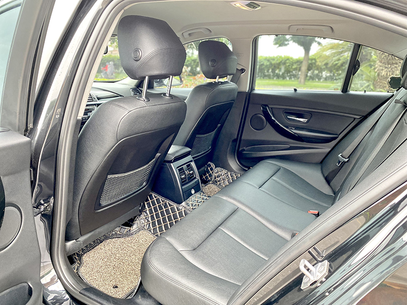 BMW 320i Luxury 2018 (Đen/nội thất đen)