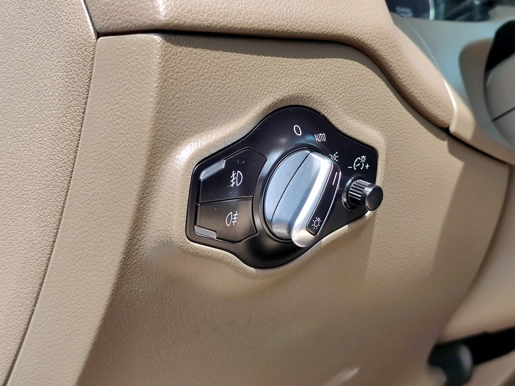 AUDI Q5 2014 Trắng Kem