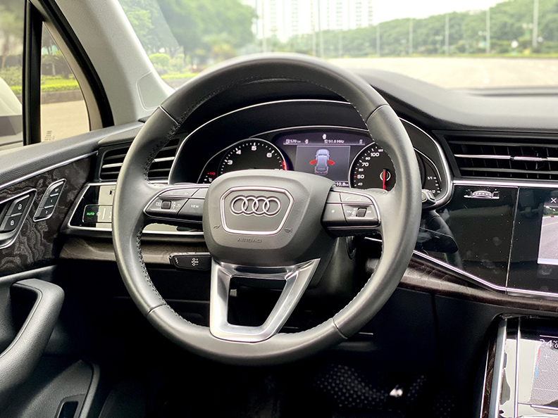 Audi Q7 trắng 2020 -  55TFSI Sline