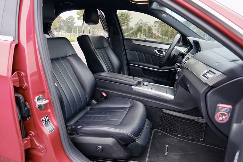 𝐌𝐞𝐫𝐜𝐞𝐝𝐞𝐬 𝐁𝐞𝐧𝐳 𝐄𝟐𝟎𝟎 𝐄𝐝𝐢𝐭𝐢𝐨𝐧 (Đ𝐨̉/𝐧𝐨̣̂𝐢 𝐭𝐡𝐚̂́𝐭 đ𝐞𝐧)