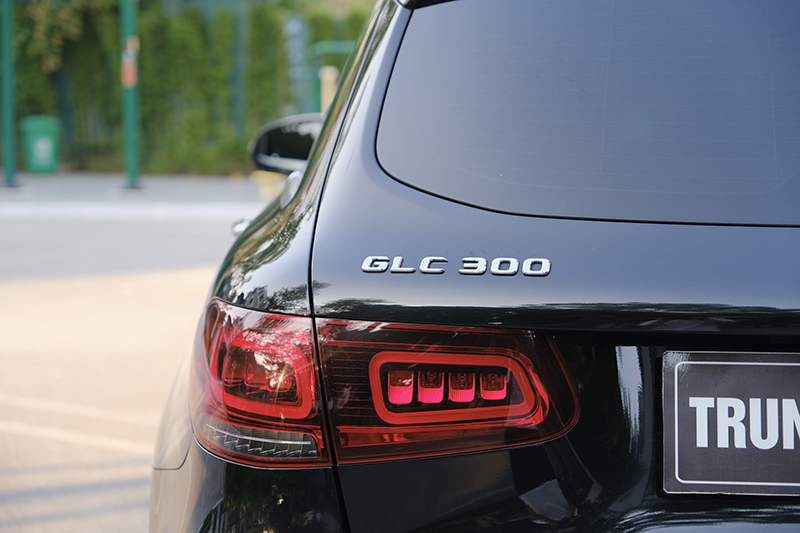 𝐌𝐞𝐫𝐜𝐞𝐝𝐞𝐬 𝐁𝐞𝐧𝐳 𝐆𝐋𝐂𝟑𝟎𝟎 𝟒𝐦𝐚𝐭𝐢𝐜 𝟐𝟎𝟐𝟏