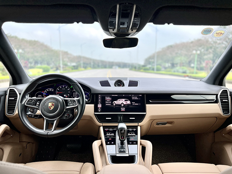 𝐏𝐨𝐫𝐬𝐜𝐡𝐞 𝐂𝐚𝐲𝐞𝐧𝐧𝐞 𝟐𝟎𝟐𝟏