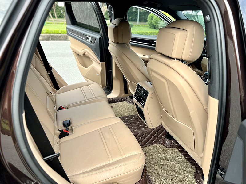 𝐏𝐨𝐫𝐬𝐜𝐡𝐞 𝐂𝐚𝐲𝐞𝐧𝐧𝐞 𝟐𝟎𝟐𝟏