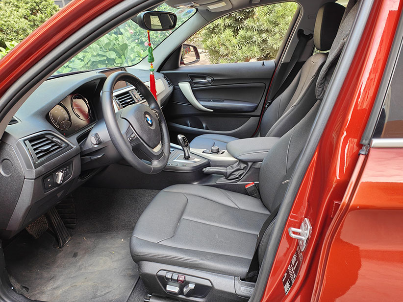 BMW 118i 2019 (Màu cam/nội thất đen)