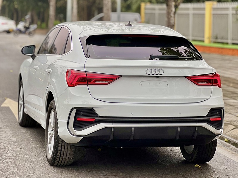 𝐀𝐮𝐝𝐢 𝐐𝟑 𝐒𝐩𝐨𝐫𝐭𝐛𝐚𝐜𝐤 𝟐𝟎𝟐𝟏 (𝐓𝐫𝐚̆́𝐧𝐠/𝐧𝐨̣̂𝐢 𝐭𝐡𝐚̂́𝐭 đ𝐞𝐧)